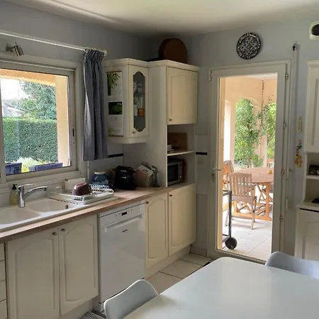 Nyaraló House With Private Pool Near The Sea