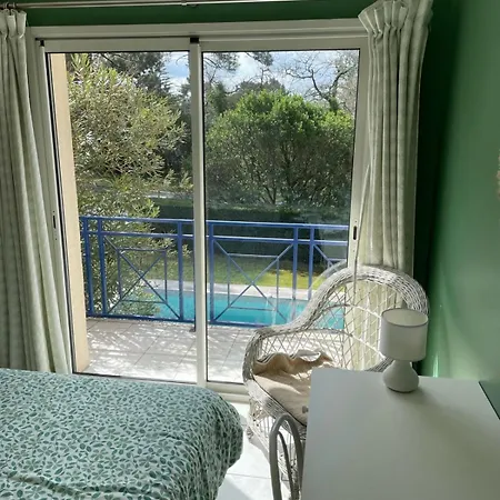 House With Private Pool Near The Sea Feriehus