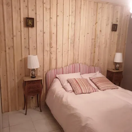 House With Private Pool Near The Sea Feriehus *